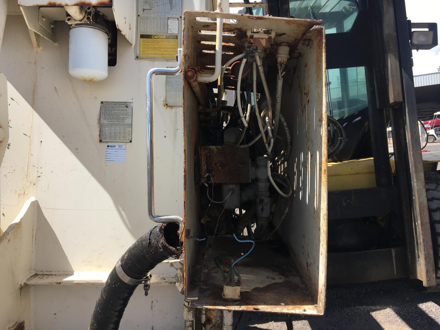 ./imagenes/INVOICE/2019/16997/GRUA NATIONAL 875A (75).JPG